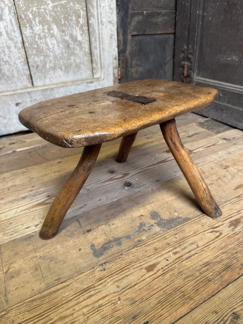 18TH CENTURY VERNACULAR OAK STOOL WITH HEDGEROW SPLAYED LEGS AND BLACKSMITH REPAIRS C 1790 - ADDITIONAL PHOTO 7