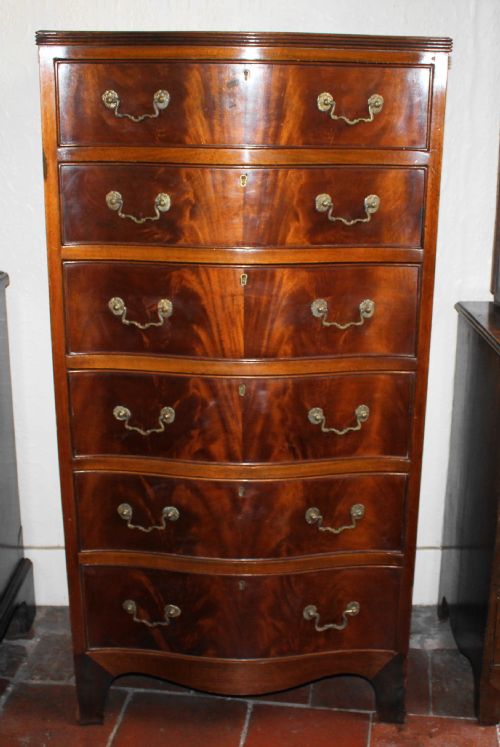 Mahogany Tall and Narrow Serpentine Chest of Drawers