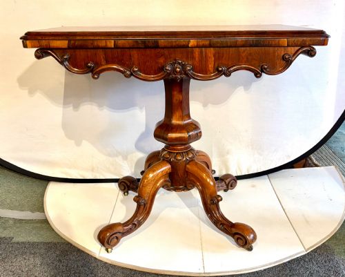 FINE EARLY VICTORIAN ROSEWOOD CARD TABLE - ADDITIONAL PHOTO 3