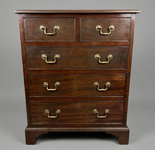 Small 19th Century Mahogany Chest of Drawers.