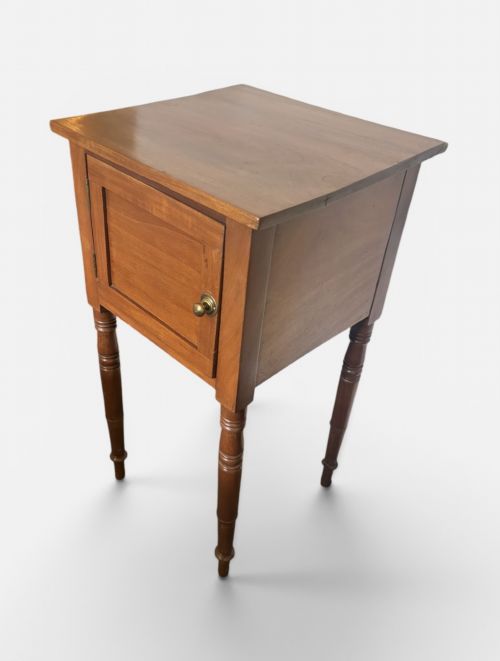 19TH CENTURY MAHOGANY BEDSIDE CUPBOARD - ADDITIONAL PHOTO 2