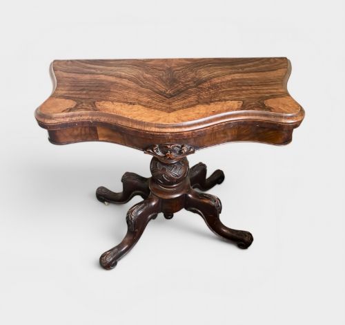 VICTORIAN FIGURED WALNUT CARD TABLE