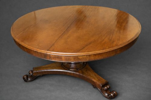 LARGE REGENCY FIGURED MAHOGANY TILT TOP ROUND DINING TABLE