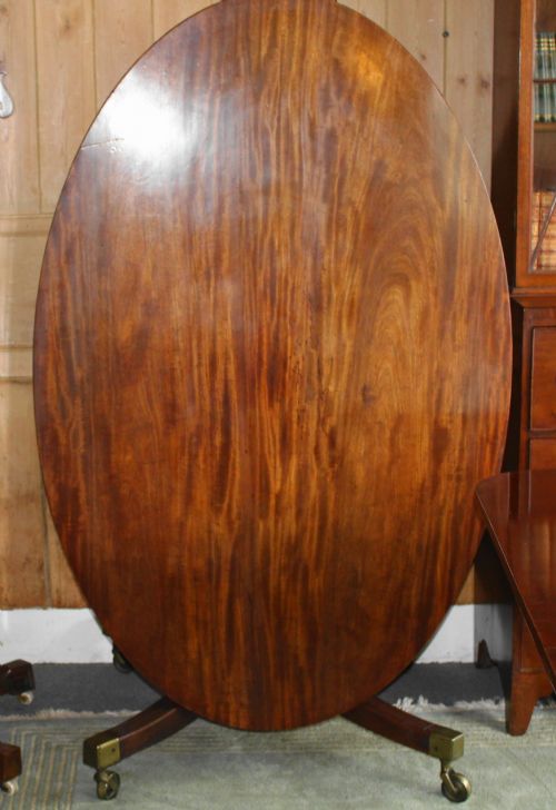FINE REGENCY FIGURED MAHOGANY OVAL BREAKFAST TABLE - ADDITIONAL PHOTO 1