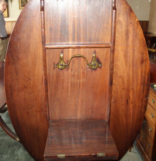 FINE REGENCY FIGURED MAHOGANY OVAL BREAKFAST TABLE - ADDITIONAL PHOTO 2