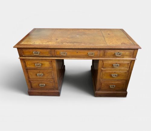 LARGE VICTORIAN WALNUT PEDESTAL DESK - ADDITIONAL PHOTO 1