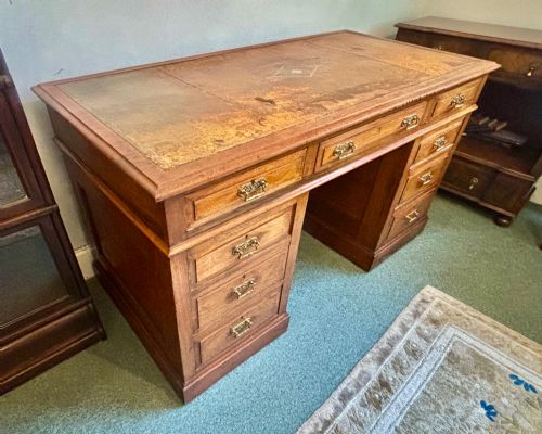 LARGE VICTORIAN WALNUT PEDESTAL DESK - ADDITIONAL PHOTO 7
