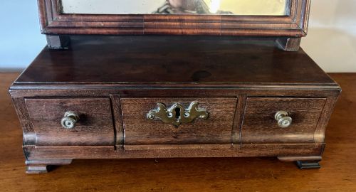GEORGE III MAHOGANY TOILET MIRROR - ADDITIONAL PHOTO 3