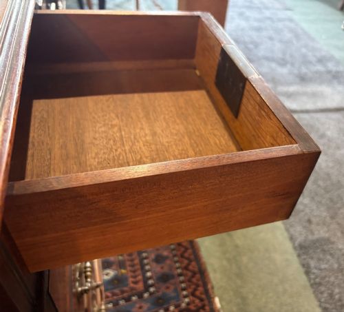 EDWARDIAN OAK PEDESTAL DESK - ADDITIONAL PHOTO 7