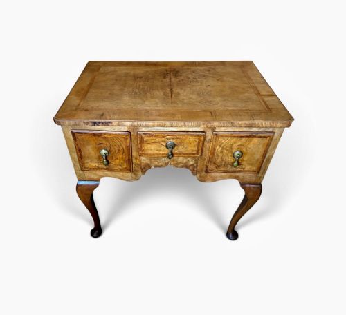 Fine Quality Georgian Design Walnut Lowboy