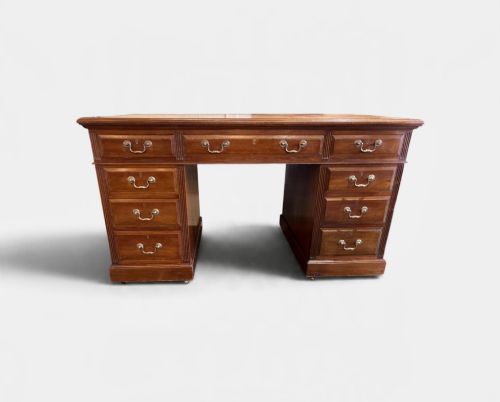 Victorian Mahogany Pedestal Desk