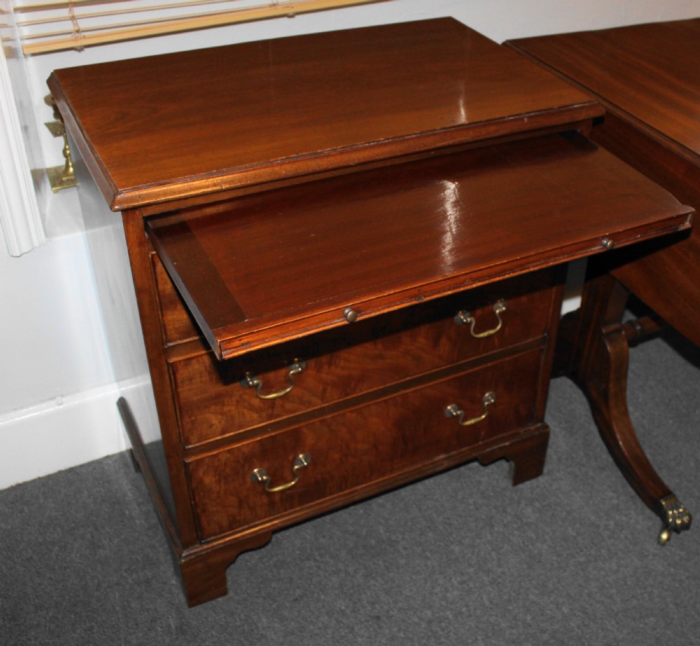 Small early 20th century mahogany chest of drawers View V