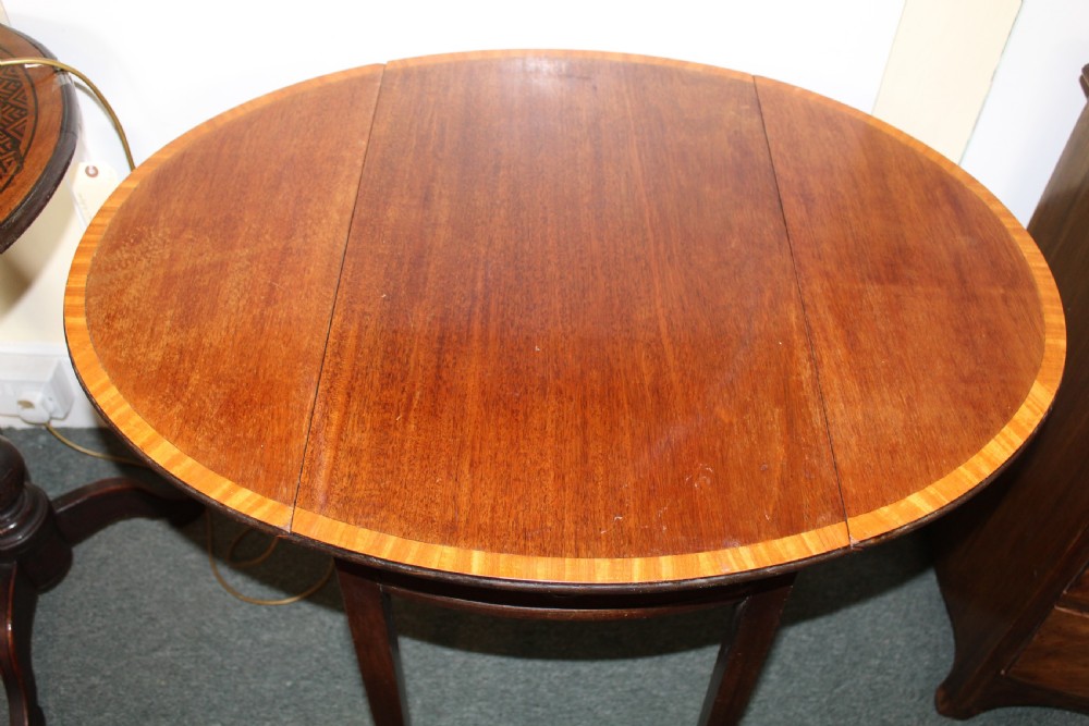 Small Edwardian design inlaid  mahogany oval Pembroke table View II