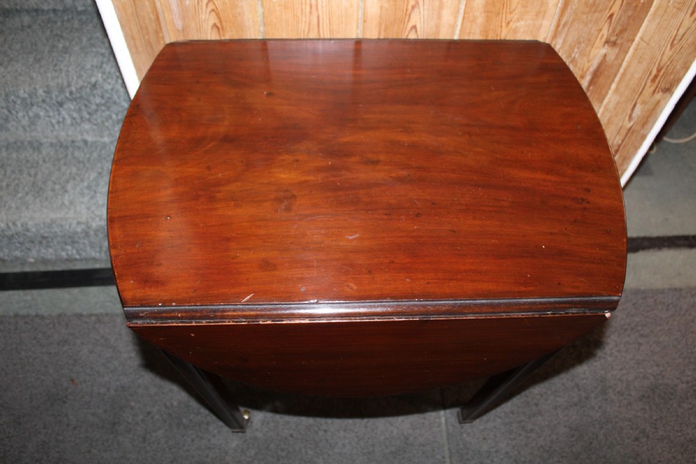 Small George III mahogany century mahogany oval drop leaf table View III