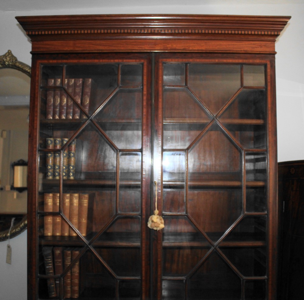 Fine quality 19th century mahogany library bookcase, stamped T. Willson View VI