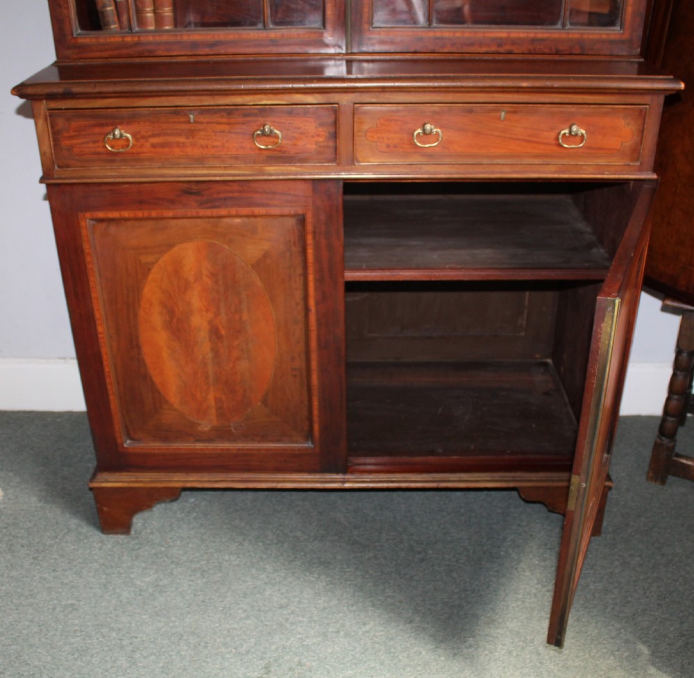 Fine quality 19th century mahogany library bookcase, stamped T. Willson View VII