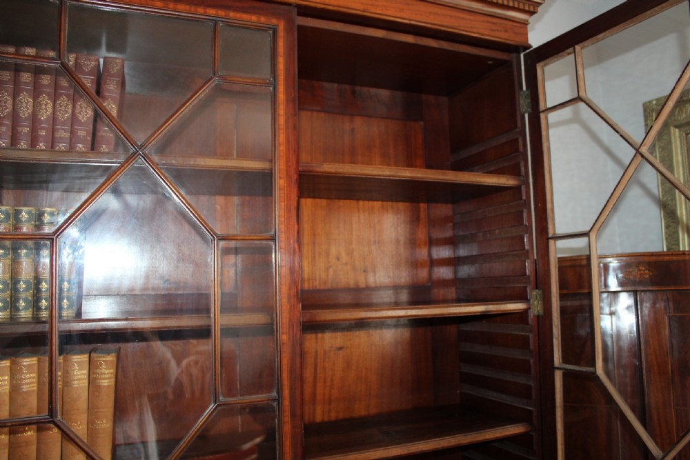 Fine quality 19th century mahogany library bookcase, stamped T. Willson View IX