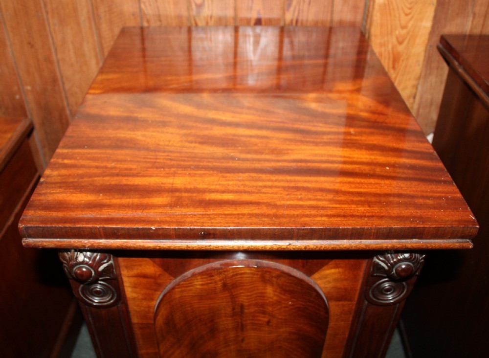 Pair of figured mahogany early 19th century cabinets View IV