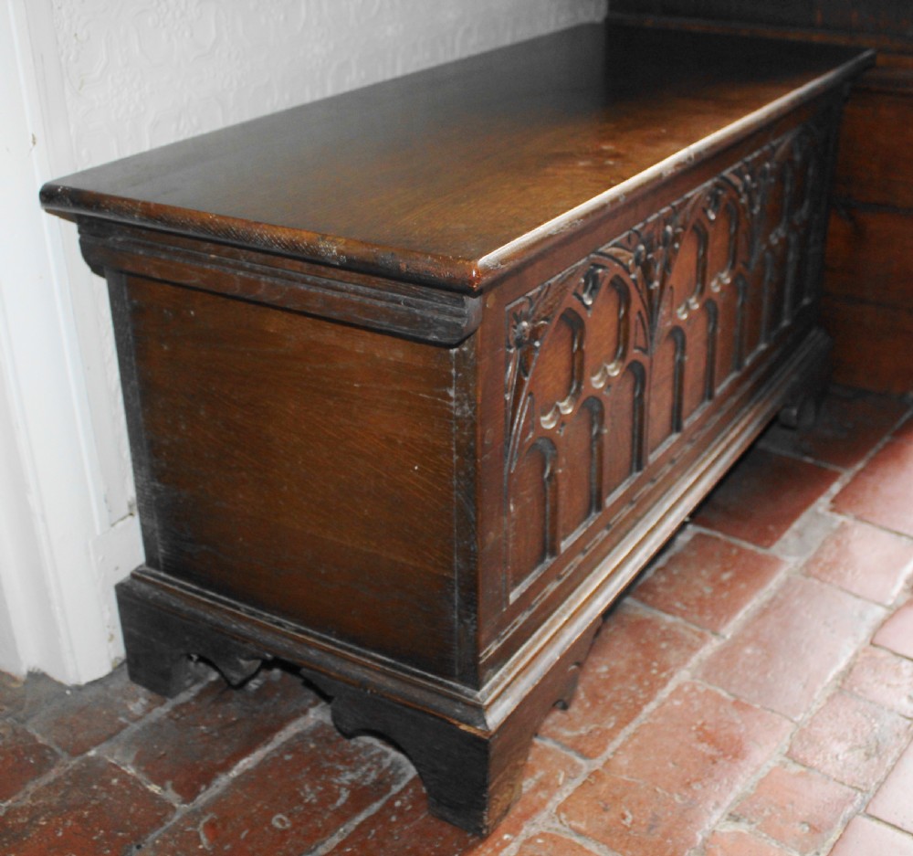 Early 20th century small carved oak coffer View IV