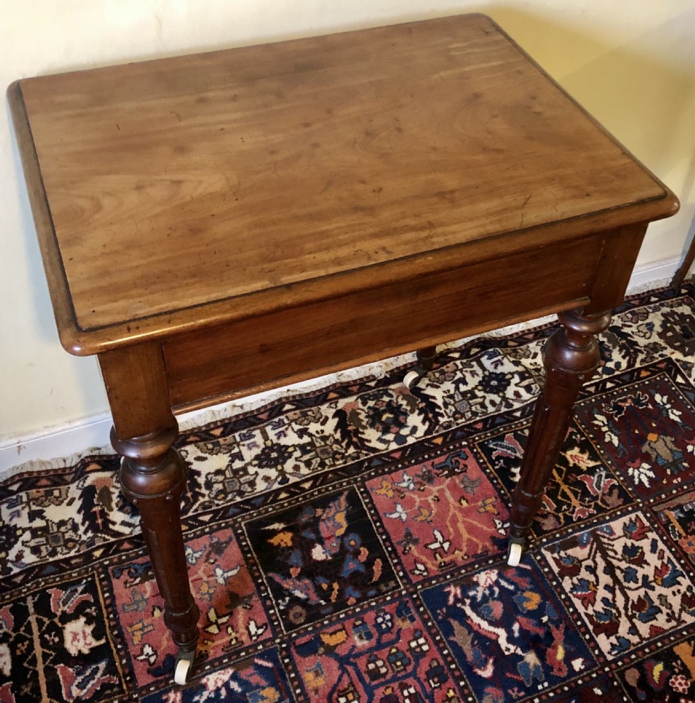 Small Victorian mahogany side table with drawer 