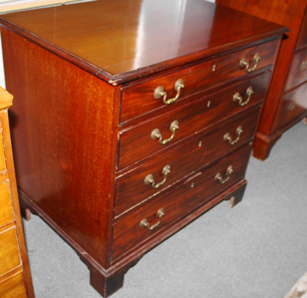 Small George III figured mahogany chest of drawers View V