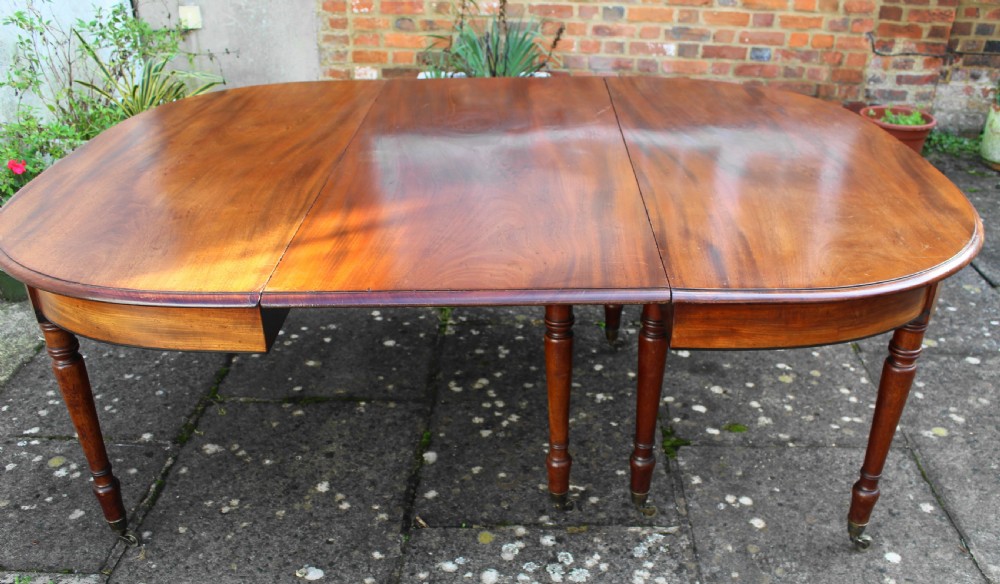 Large early 19th century mahogany dining table View VIII