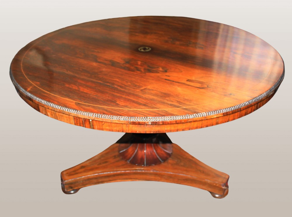 Fine Regency rosewood round breakfast  table