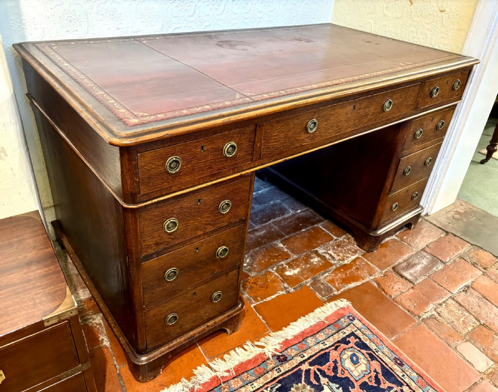 Victorian oak pedestal desk with leather gilt tooled top View IX