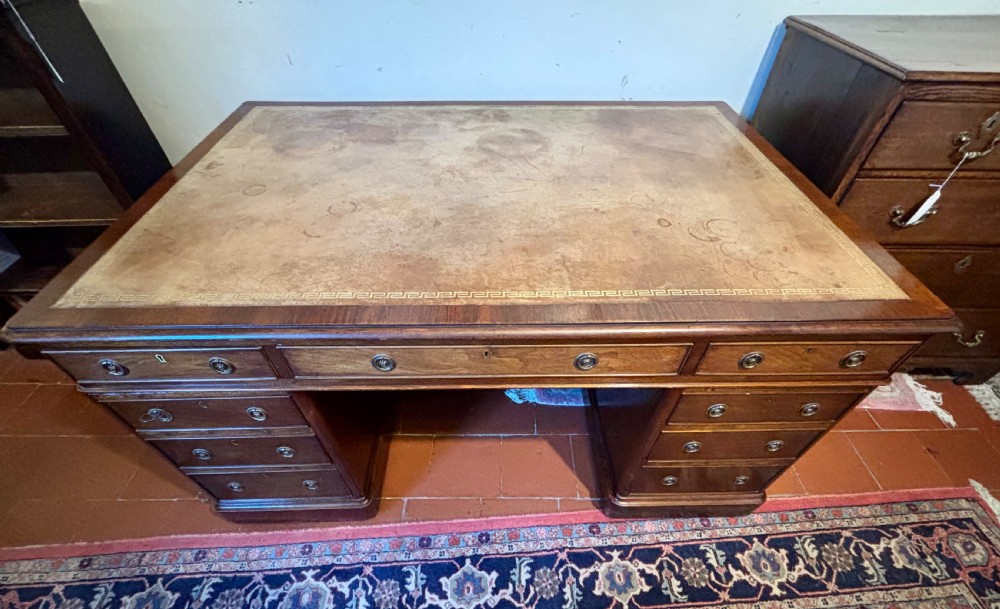 Good quality Victorian mahogany partners’ pedestal desk  View IX