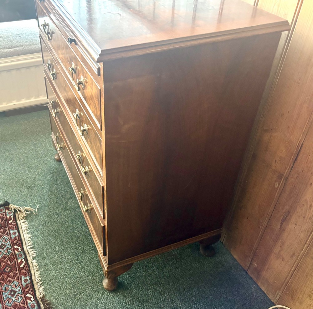 Small burr walnut chest of drawers View VIII