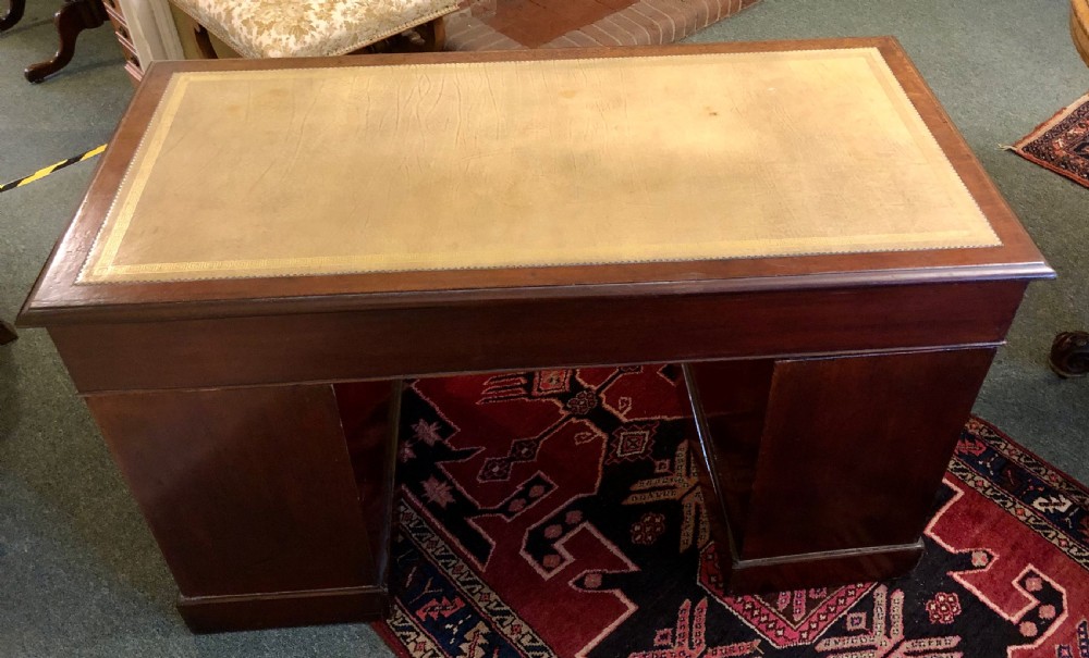 Victorian mahogany pedestal desk with leather top View X