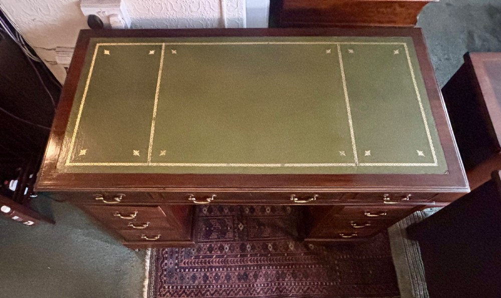 Victorian mahogany pedestal desk View X