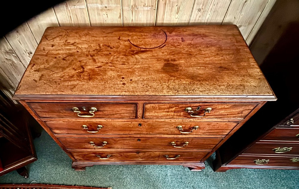 Small George 111 mahogany chest of drawers View VI