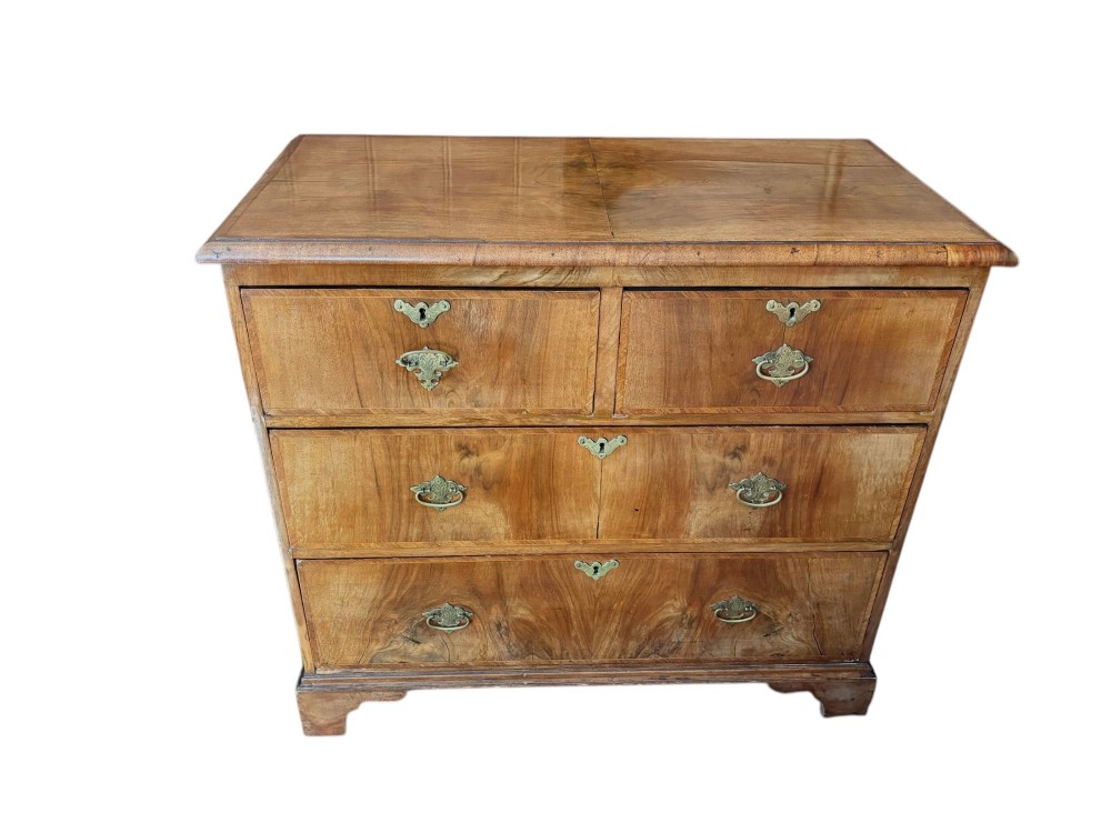 George III walnut small chest of drawers View III