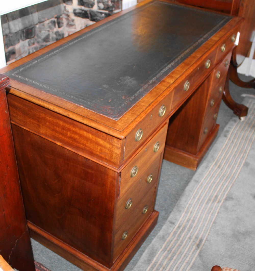 Victorian mahogany pedestal desk with leather top View VI
