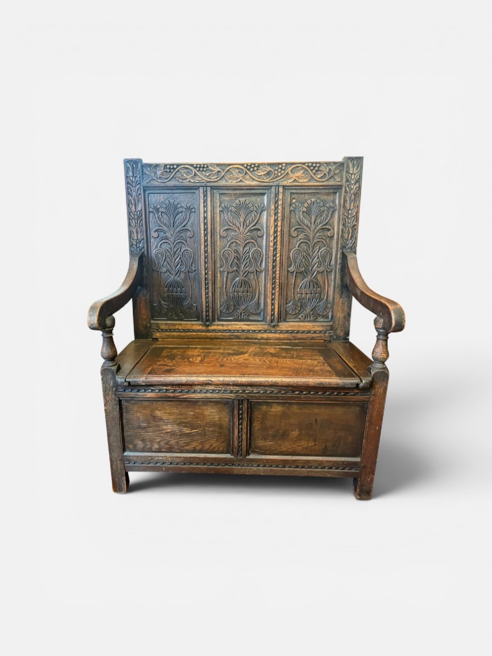 Small Victorian carved oak settle