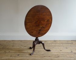 A GEORGE III MAHOGANY TRIPOD TABLE