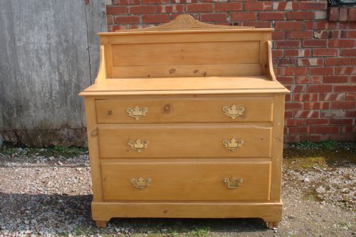 Victorian Pine Chest of Drawers