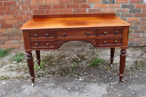 Victorian Mahogany Kneehole Table