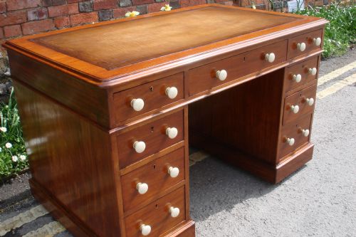 Victorian Mahogany Pedestal Desk