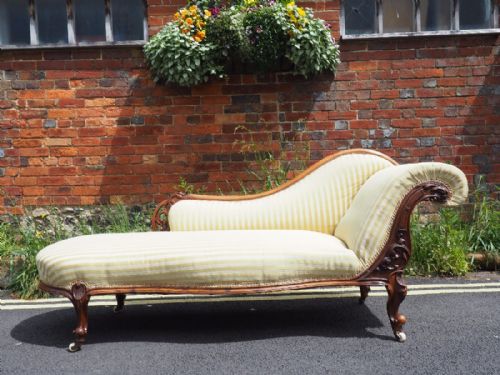 Victorian Walnut Chaise Longue