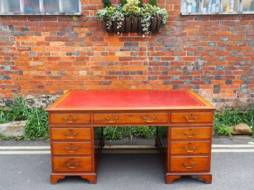 Edwardian Mahogany Pedestal Desk