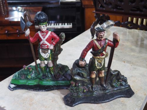 Two Victorian Scotsmen Doorstops