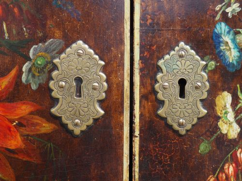 DECORATIVE PAINTED CABINET ON STAND - ADDITIONAL PHOTO 12