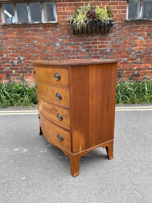 NINETEENTH CENTURY BOWFRONTED MAPLE CHEST - ADDITIONAL PHOTO 4
