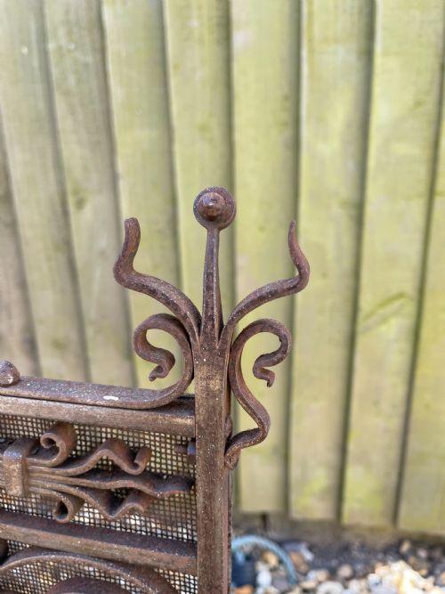STEEL FIRE GUARD - ADDITIONAL PHOTO 1