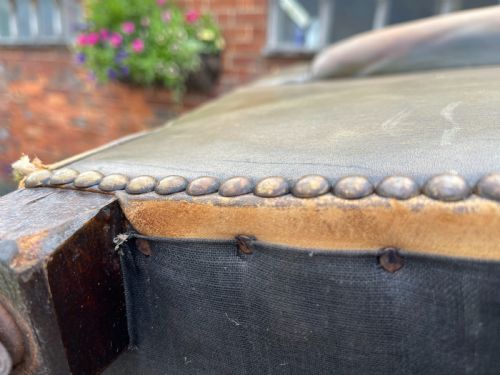 ENGLISH LEATHER SOFA - ADDITIONAL PHOTO 7