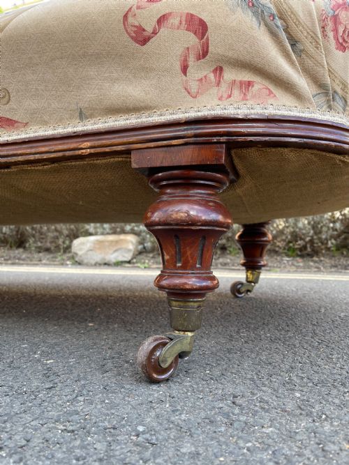 VICTORIAN WALNUT DAYBED - ADDITIONAL PHOTO 1
