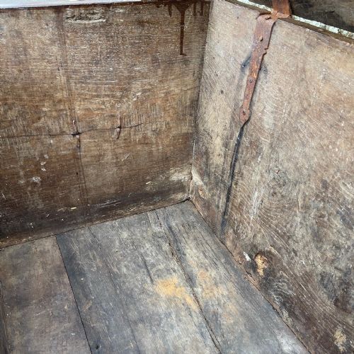 EIGHTEENTH CENTURY CONTINENTAL CHESTNUT CHEST - ADDITIONAL PHOTO 3