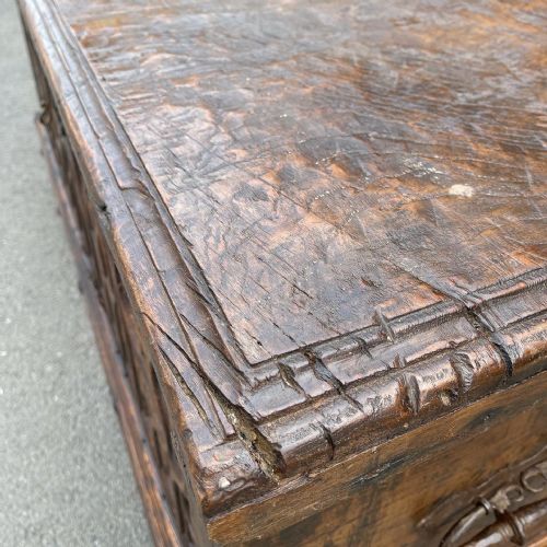 EIGHTEENTH CENTURY CONTINENTAL CHESTNUT CHEST - ADDITIONAL PHOTO 4
